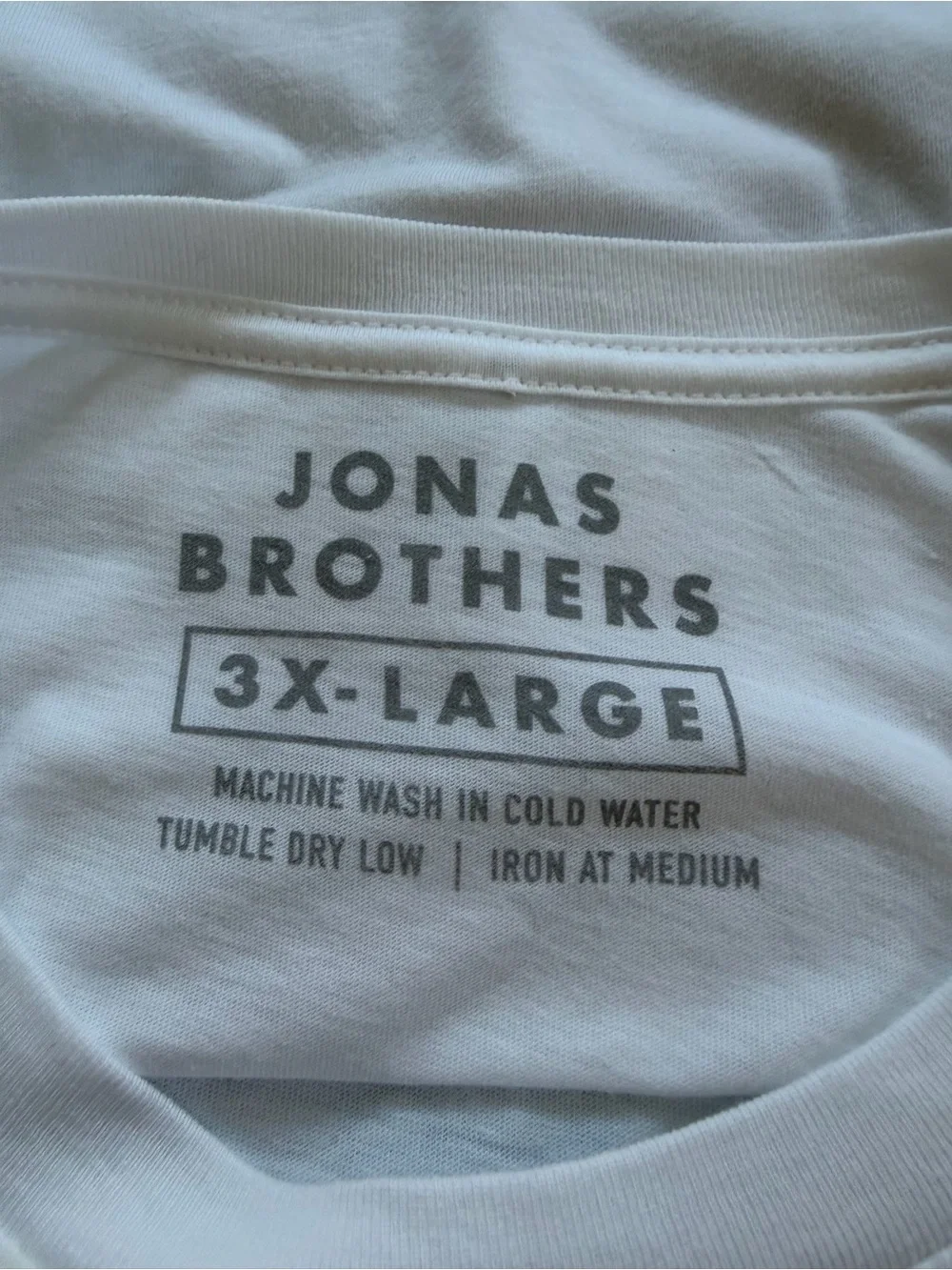 The Jonas Brothers T-Shirt 3x NWOT - Picture 2 of 2